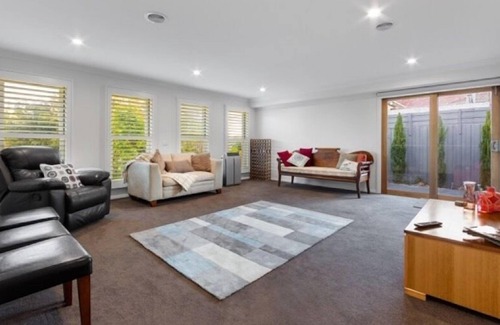 Rosanna House | StayCentral - Luxurious Mansion (Rosanna) - 23 Lower Plenty Road Rosanna Victoria 3084
