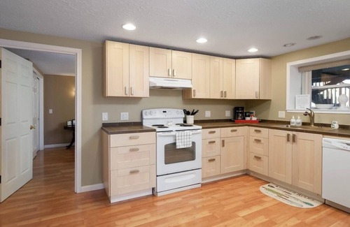 Northwest Portland Apartment | #StayinMyDistrict St Johns Forest Park Apt