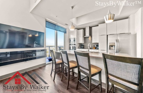 Second Ward Condo | StaysByWalker 3BR Lux Uptown | Spa/Gym/KingBed