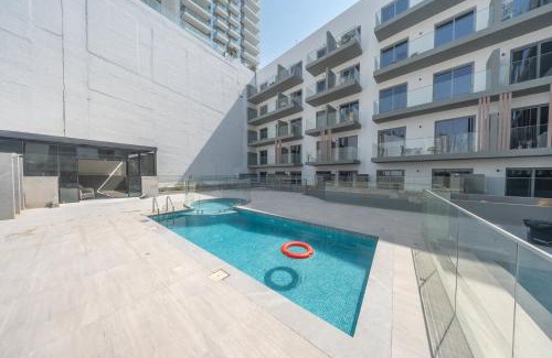 Jumeirah Village Triangle Apartment | StayShort - Elegant Studio in JVT Sleeps 3 with Balcony