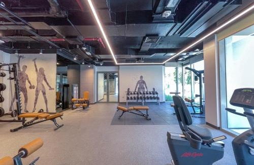 Dubai Apartment | StayShort - Stylish 2-Bed Oasis with Pool in Peaceful Creek Harbour