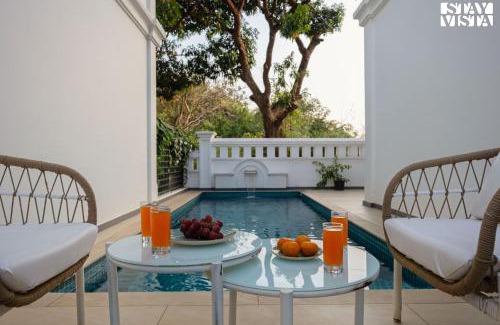 Chikhli Villa | StayVista at Casa PuMa with Pool & WiFi