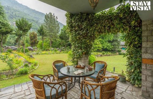 Raison Villa | StayVista at Moets Waterfront Estate by the Riverside - 3BR with BBQ, Bonfire and Lawn