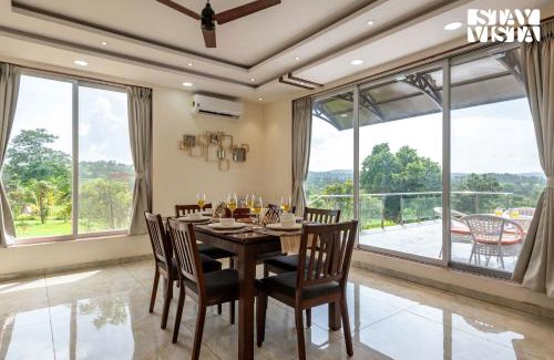 Uddar Villa | StayVista at Ravendell with Pool and Lawn