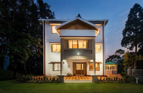 Darjeeling Villa | Stayvista at Treetops & Tea Trails - 5BR w/Gazebo