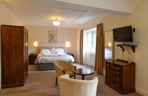 Sutton-in-Craven Hotel | Steeton Hall Hotel