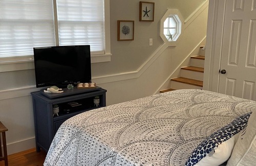 Steinhatchee Resort | Steinhatchee Landing Resort - #15 Saffron - Close to pool-*THIRD NIGHT FREE*