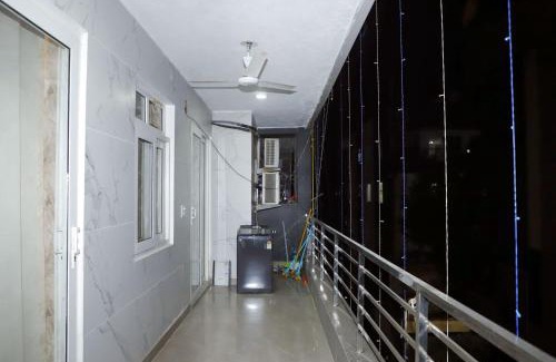 South West Apartment | Stella Homestay- Near Yashobhoomi