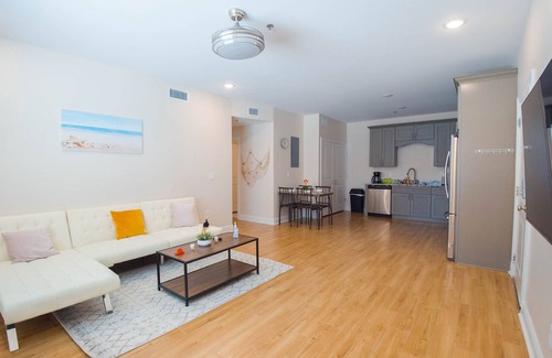 Biloxi Apartment | 🔥STEPS 2 BEACH❤️ | SLEEPS 6 + NEAR CASINOS