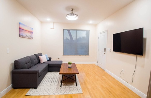 Biloxi Apartment | 🔥STEPS 2 SHORE❤️ | SLEEPS 4 W/W+D +NEAR CASINOS