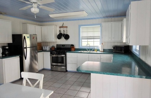 Hope Town Resort | Steps away from the Beach at Turtle Hill Resort