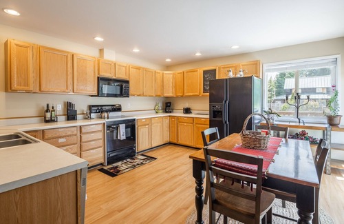 Roslyn House | Steps from historic downtown Roslyn and trailheads