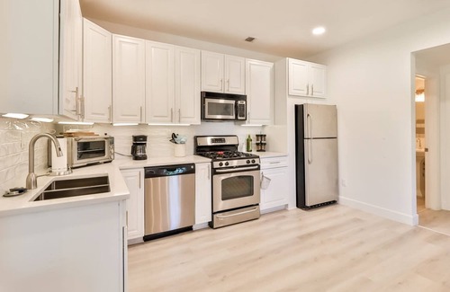 Hunter Apartment | Steps from Hunter Mountain | Cozy Modern Condo