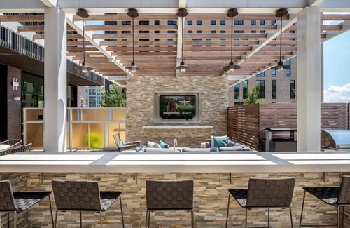 Reston Apartment | Steps from Lake Fairfax Park | Fireplace Lounge