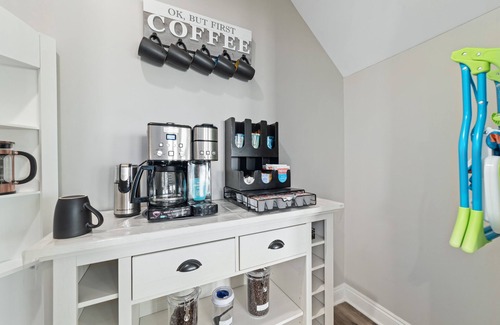 Southpointe House | Steps from private beach/Luxury home/Private pool