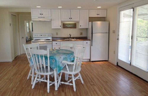 Scituate Cottage | Steps from Scituate Lighthouse, near harbor and beaches