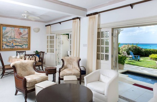 Old Trees Bay House | Steps from the Sea with Cook & Plunge Pool - Chanel No. 5