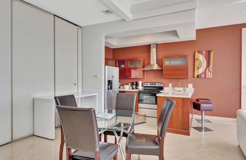 Bermuda Riviera Apartment | Steps from the Beach - Penthouse