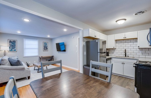Nashville Apartment | Steps to 12 South