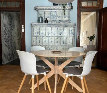 Old City of Bern Apartment | Steps To Best Bern Sites And Lots Of Space Too!