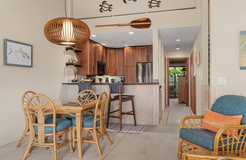 Kihei Condo | Steps to Kamaole beaches/Upgraded kitchen & baths/2 Pools/Tennis/Close to Wailea