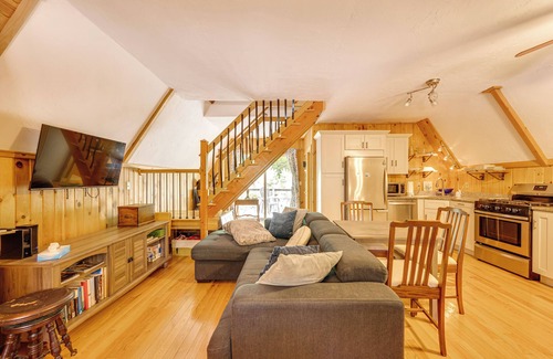 Eidelweiss Village Cabin | Steps to Lake, Beach & Playground: Madison Cabin
