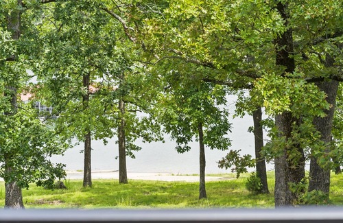 Branson House | Steps to Lake from Lodge Boat Slip Free Daily Attraction Tickets Ping Pong Table