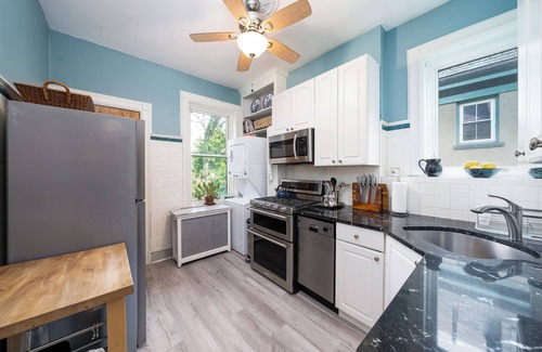 Hoboken Apartment | Steps to Manhattan! 2 BR private apartment w/terrace & View