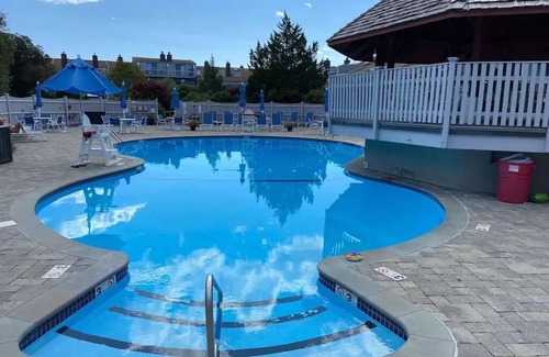 Hyannis Condo | Steps to private beach & heated pool, 1-mile from Main St. shops, AC, & Wi-Fi