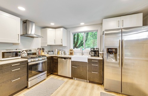 North Conway House | Steps to Saco River: Outdoor Rec Hub in White Mtns