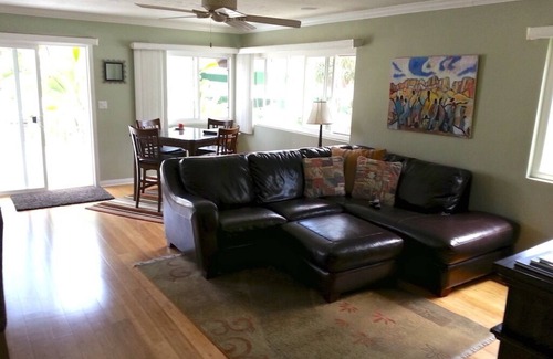 San Clemente House | Steps To Sand-Beach Gear-Hot Tub nvery centrally located.n