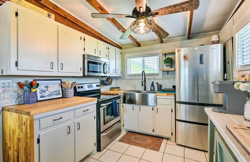 Surfside Beach Cottage | Steps to Sand: Surfside Beach Gem w/Large Yard