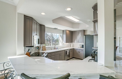 Siesta Key Condo | Steps to Siesta Key Beach: Condo w/Pool & Hot Tub