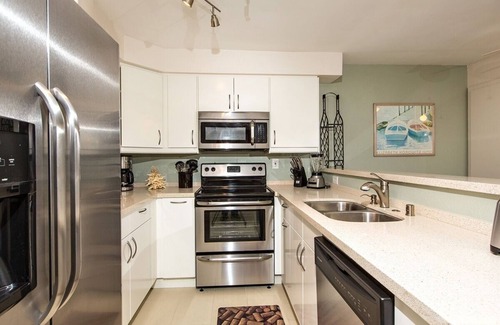 North Pacific Beach Condo | Steps to Surf, Sand & Sunsets! Updated North Pacific Beach Poolside Retreat