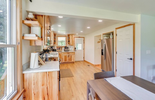 Dauphin House | Steps to Susquehanna River: Hot Tub Hideaway!