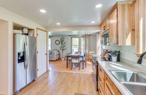 Dauphin House | Steps to Susquehanna River: Hot Tub Hideaway!