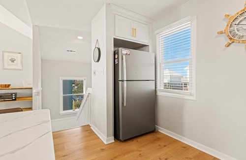 Corolla House | Steps to the Beach 4 Bedroom Home at Crown Point