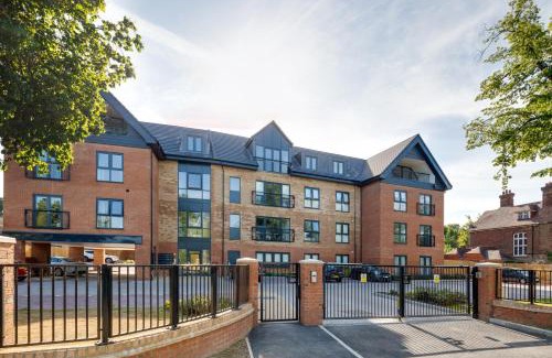 Stevenage Apartment | Stevenage Luxury 1 Bed Apartment Sleeps 4 WIFI Free Parking Secure by JM Short Lets