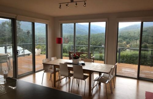 Merrijig House | Stirling View