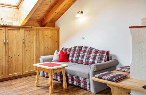 Monguelfo Apartment | Stoffnerhof Apt Edelweiß