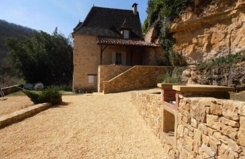 Castelnaud-la-Chapelle Villa | STONE-BUILT PERIGOURDINE HOUSE WITH PRIVATE SWIMMING POOL.