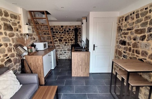 Roz-sur-Couesnon House | Stone cottage with private garden, in a quiet location, on the Mont-Saint-Michel bay