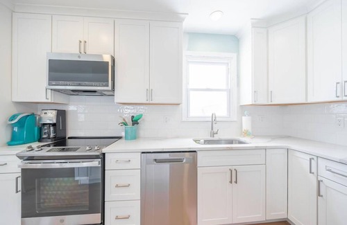Stone Harbor House | Stone Harbor/Avalon Getaway! One block from beach!