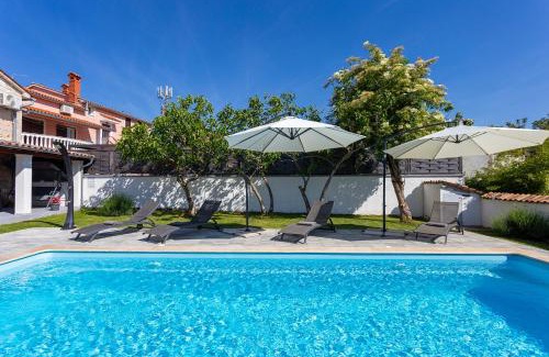 Svetvincenat House | Stone house Furlani with a lovely garden