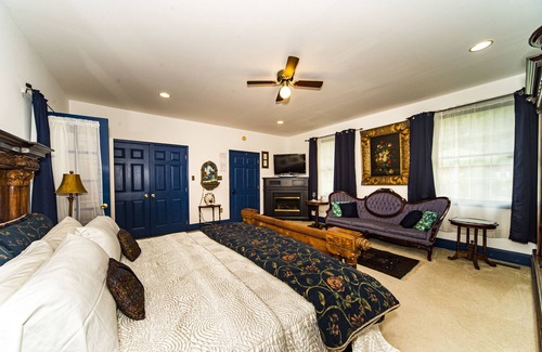 Lovettsville Bed & Breakfast | Stone Manor Boutique Inn