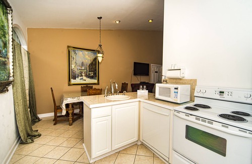 Lovettsville Bed & Breakfast | Stone Manor Boutique Inn