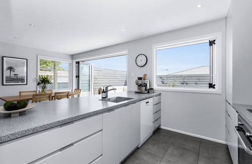 Havelock North House | Stone throw away from Havelock North Village