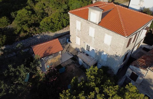 Unije Apartment | Stonehouse on peaceful Island of Unije