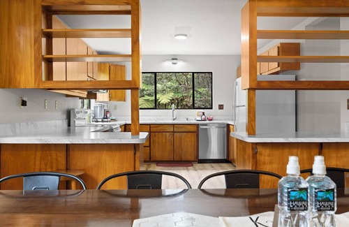 Volcano House | Stop Looking, you've found it! 5min from National Park & Erupting Volcano!