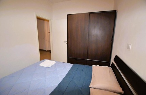 San Faustino-Madonnina-Quattroville Apartment | Stoppani 42